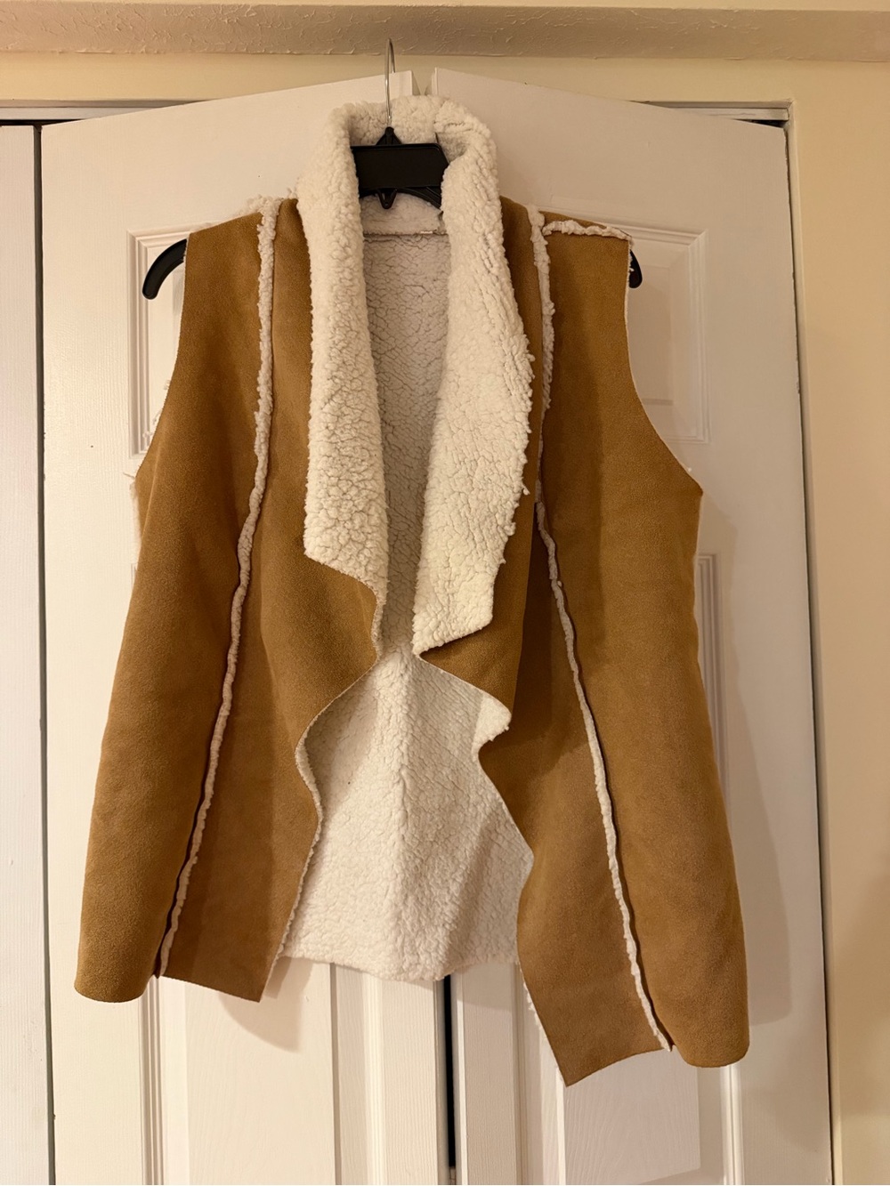 Women's Faux-Suede Shearling Vest - Camel